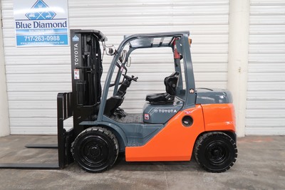 2014 Toyota Forklift, 8FD35U, 8,000# Pneumatic, DIESEL, Three Stage, Sideshift