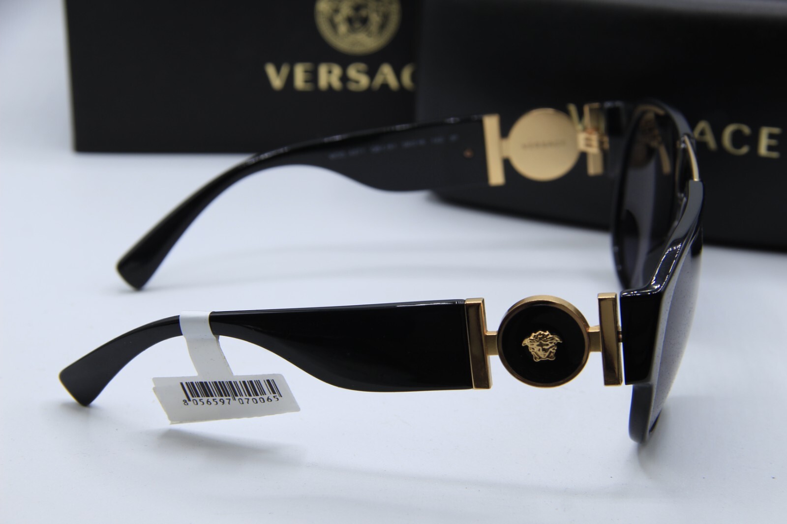 Pre-owned Versace Mod. 4371 Gb1/81 Black Polarize Polarized Authentic Sunglasses 58-16 In Gray