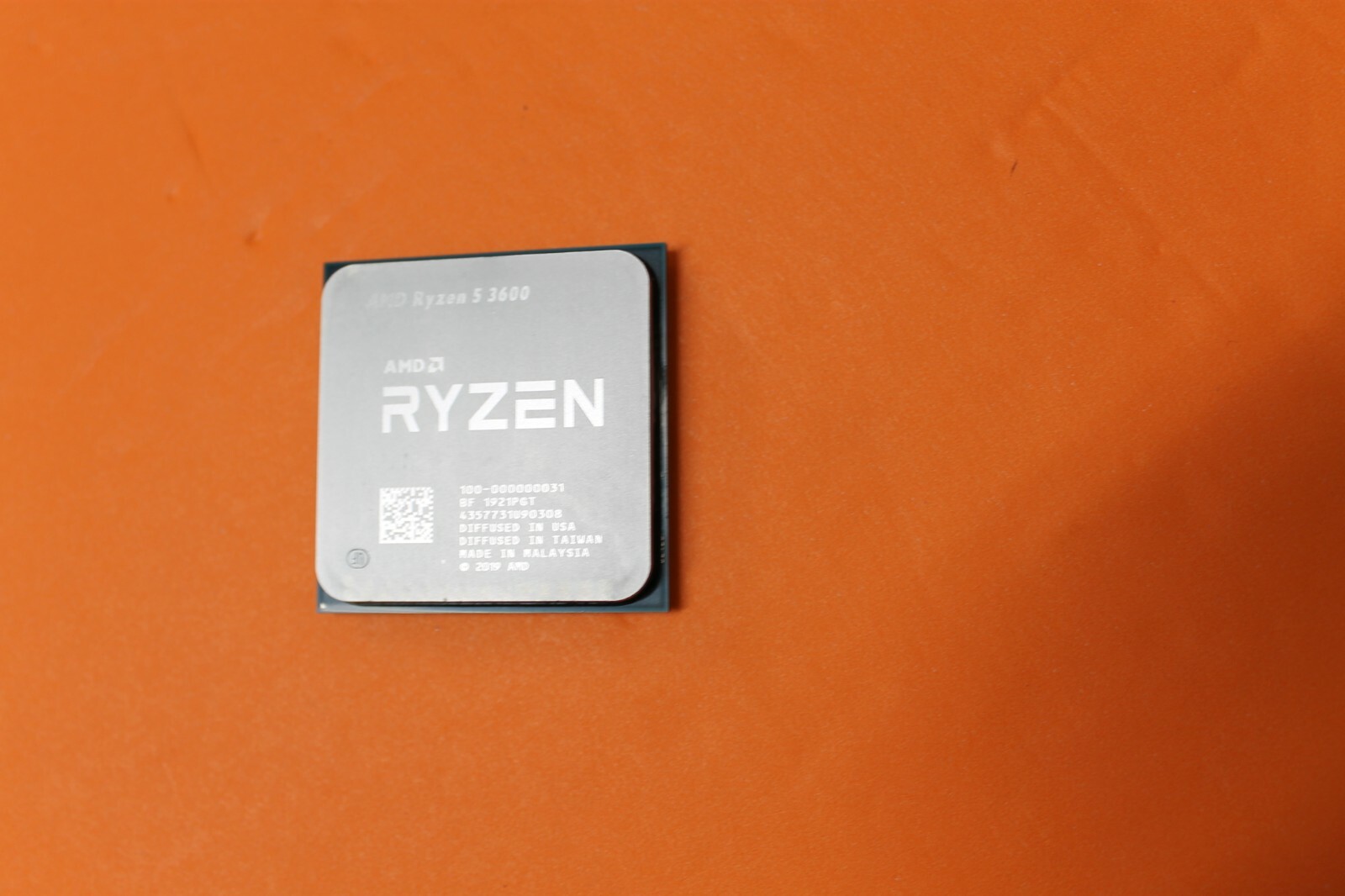 Допустимая температура процессора intel. Amd цб. Нормальная температура процессора ноутбука. 8000 градусов на процессоре. 98 градусов процессора.