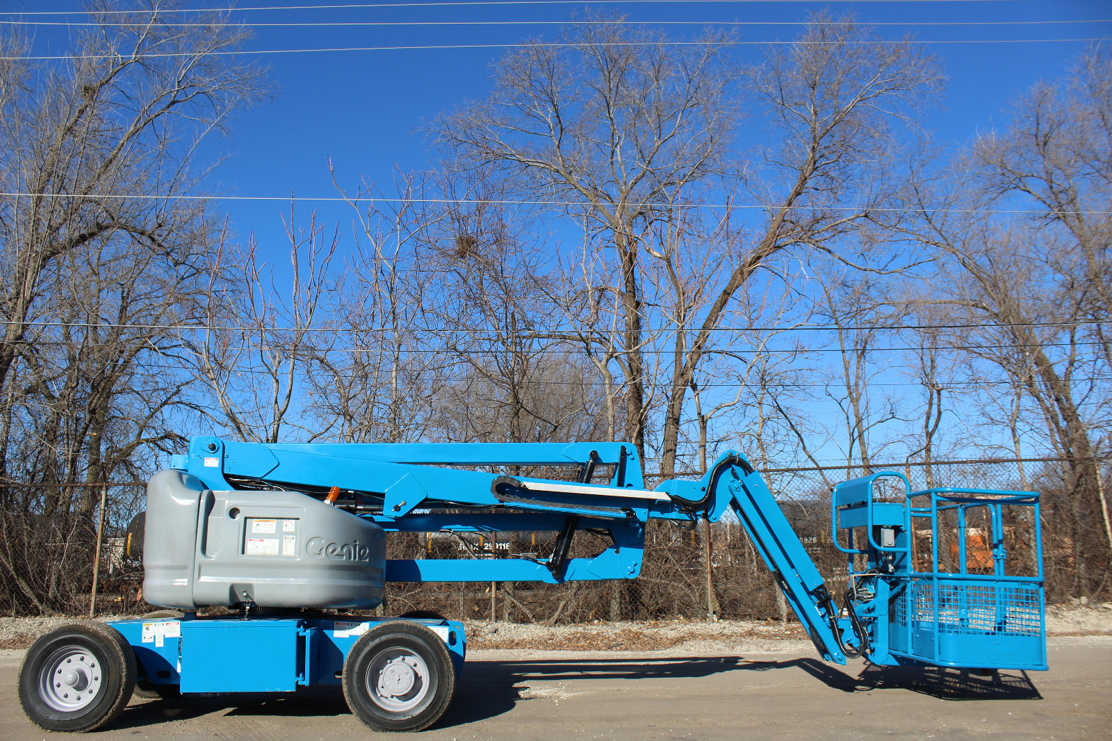 2007 GENIE Z45/25J DC ELECTRIC ARTICULATING BOOM LIFT WITH JIB GENIE AERIAL LIFT