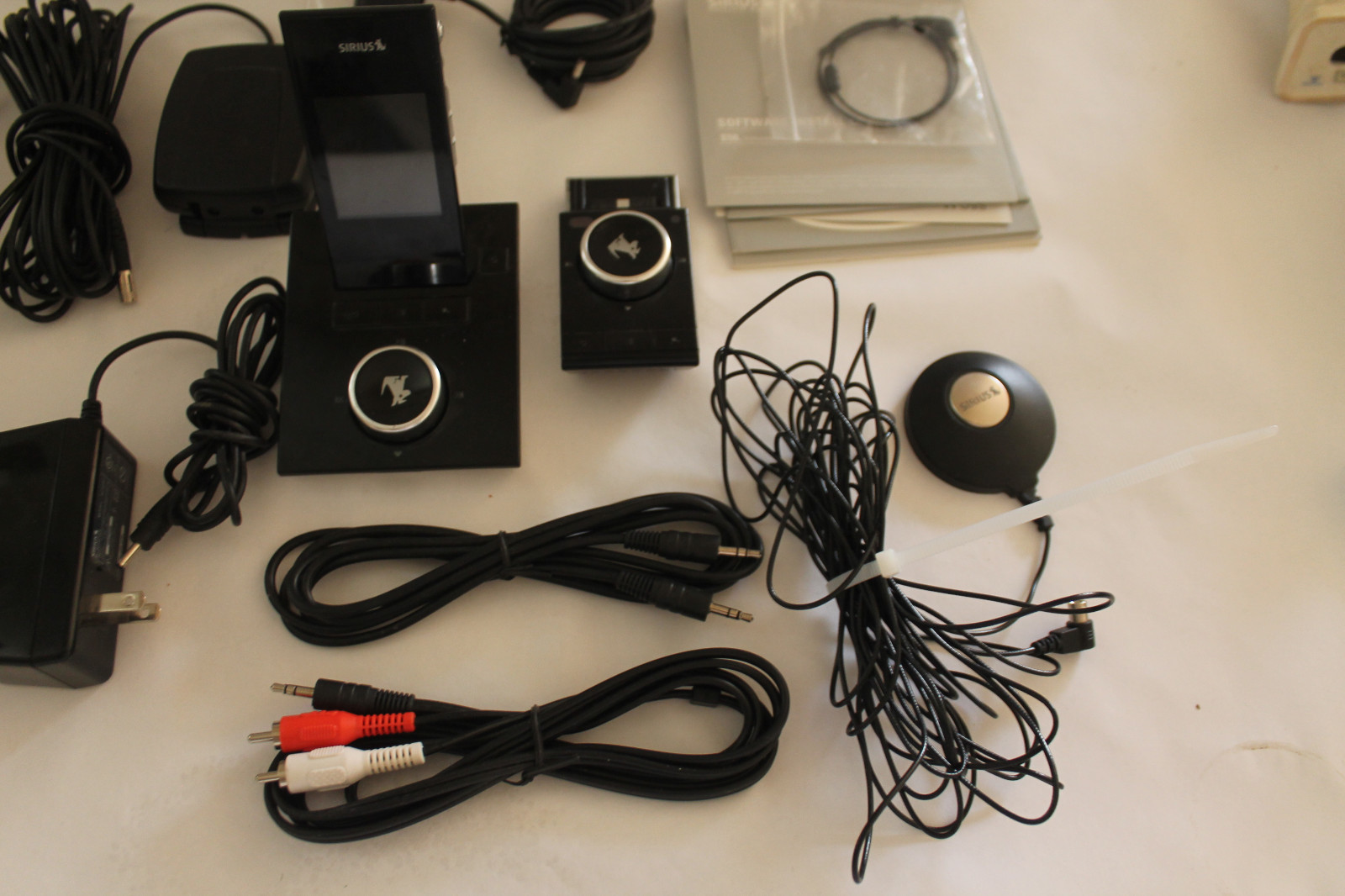 sirius s 50 personal satellite radio receiver with car Kit no mount