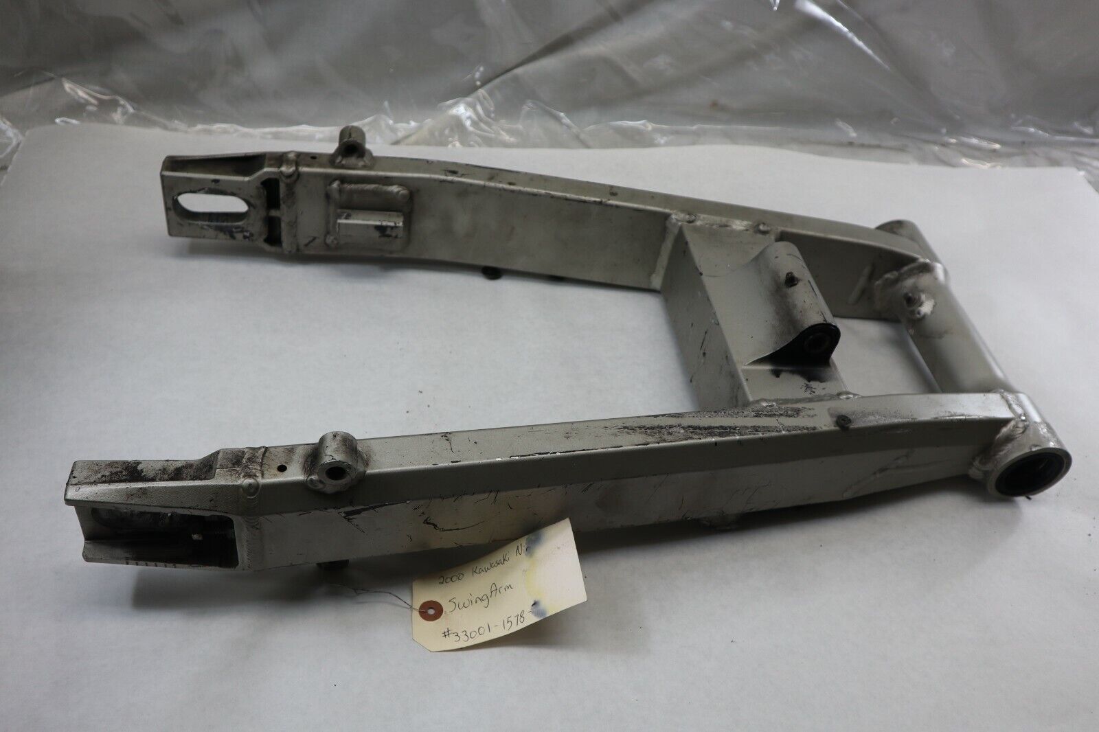 ONE ZERO NINE OEM Kawasaki Motorcycle Swingarm 2000 ZX9 Ninja 33001-1578
