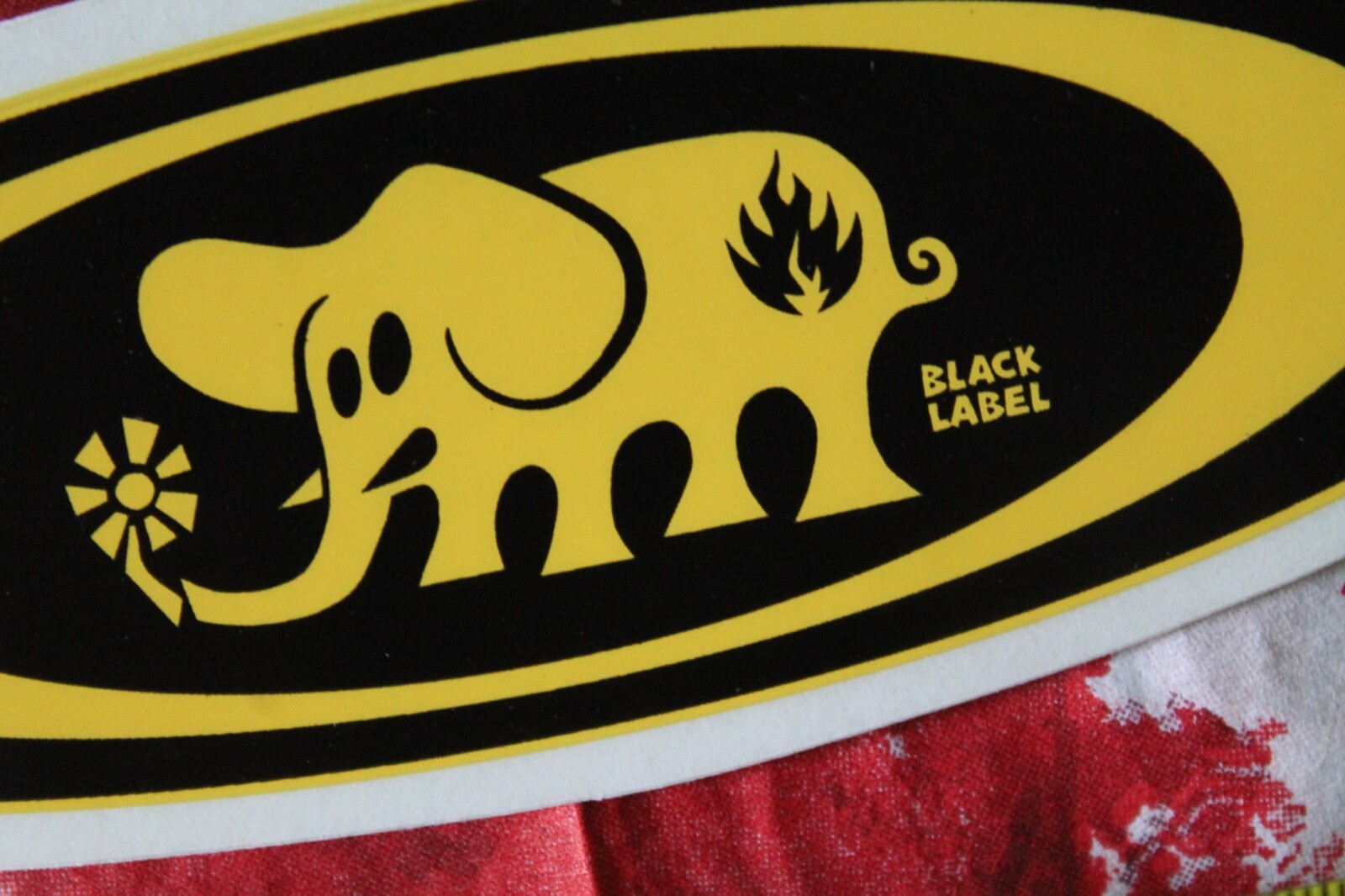 Black Label Skateboards Elephant Black Yellow Z41B Vintage Skateboarding STICKER