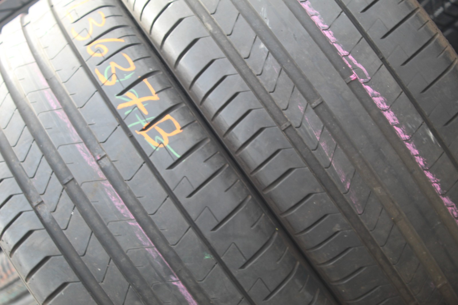 265 35 22 Pirelli, P Zero, VOL, PNCS, 102V, x2 A Pair 6.0mm (F1_tyres) L3637