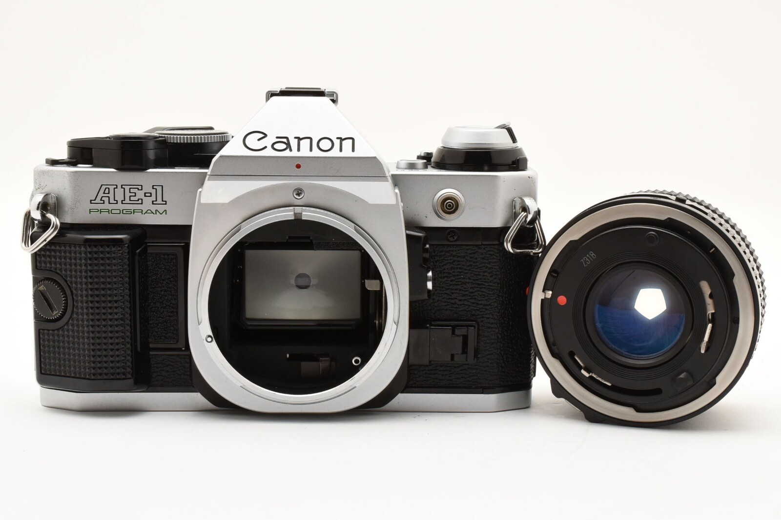 【完動品】Canon AE-1 PROGRAM + FD 50mm F1.8 Discover the versatile Canon AE-1 Program 50mm f/1.8 SC