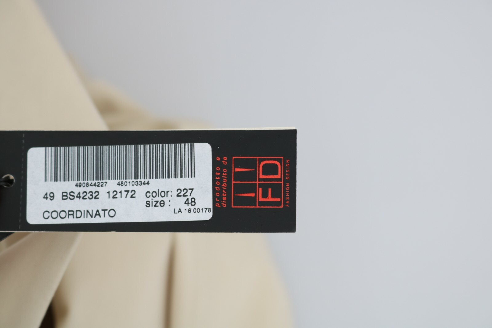 Pre-owned Romeo Gigli Suit Two Piece 3 Button Beige Cotton Solid Eu46 /us36/ S Rrp $600