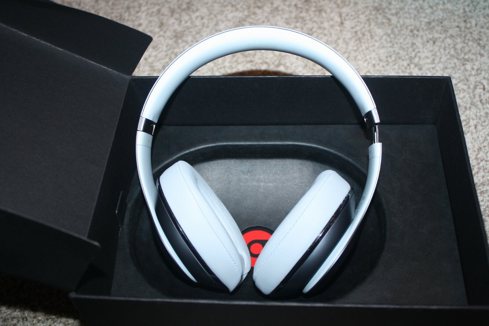 Beats by Dr. Dre Studio 2.0 Metallic Sky Wired Over Ear Beats by Dr. Dre Studio 2.0 Metallic Sky Wired Over Ear