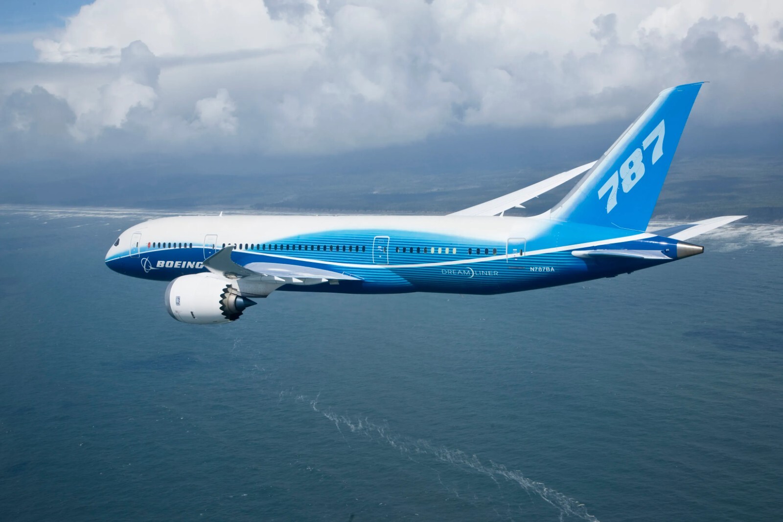 ボーイング787 Boeing 787 Dreamliner   非売品ポスター Boeing 787Dreamliner 入手困難非売品ポスター - メルカリ