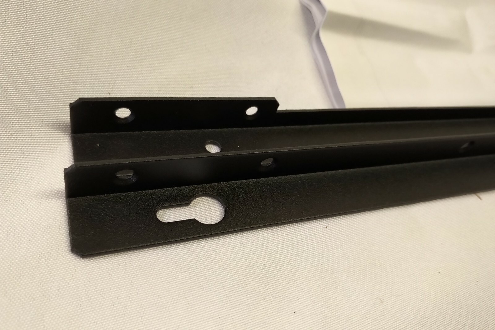 Brocade FastIron Edge Switch Wall Mount - Bracket Kit -WMK-70076-001-FES