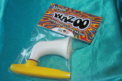 Wazoo Extra Loud Kazoo by Kazoobie, Plastic Kazoo, MPN WAZ-1