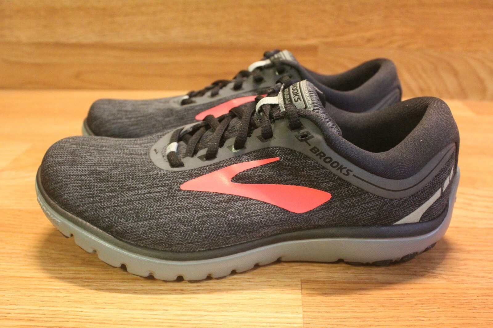 brooks pureflow mens shoes