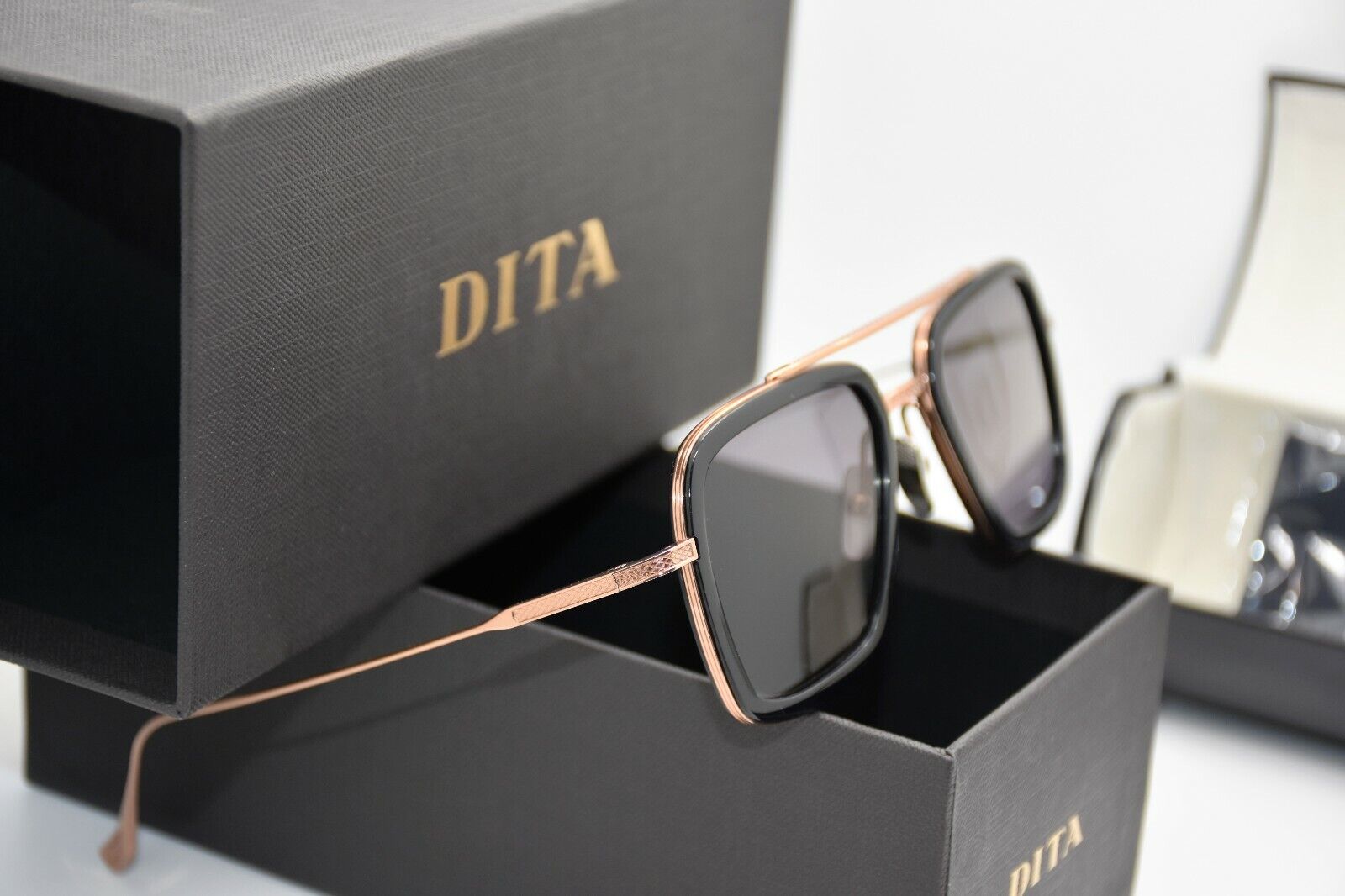 DITA FLIGHT 006 7806-E-BLK-RGD-52 BRAND NEW! NEVER WORN! L DITA FLIGHT 006 7806-E-BLK-RGD-52 BRAND NEW! NEVER WORN! L