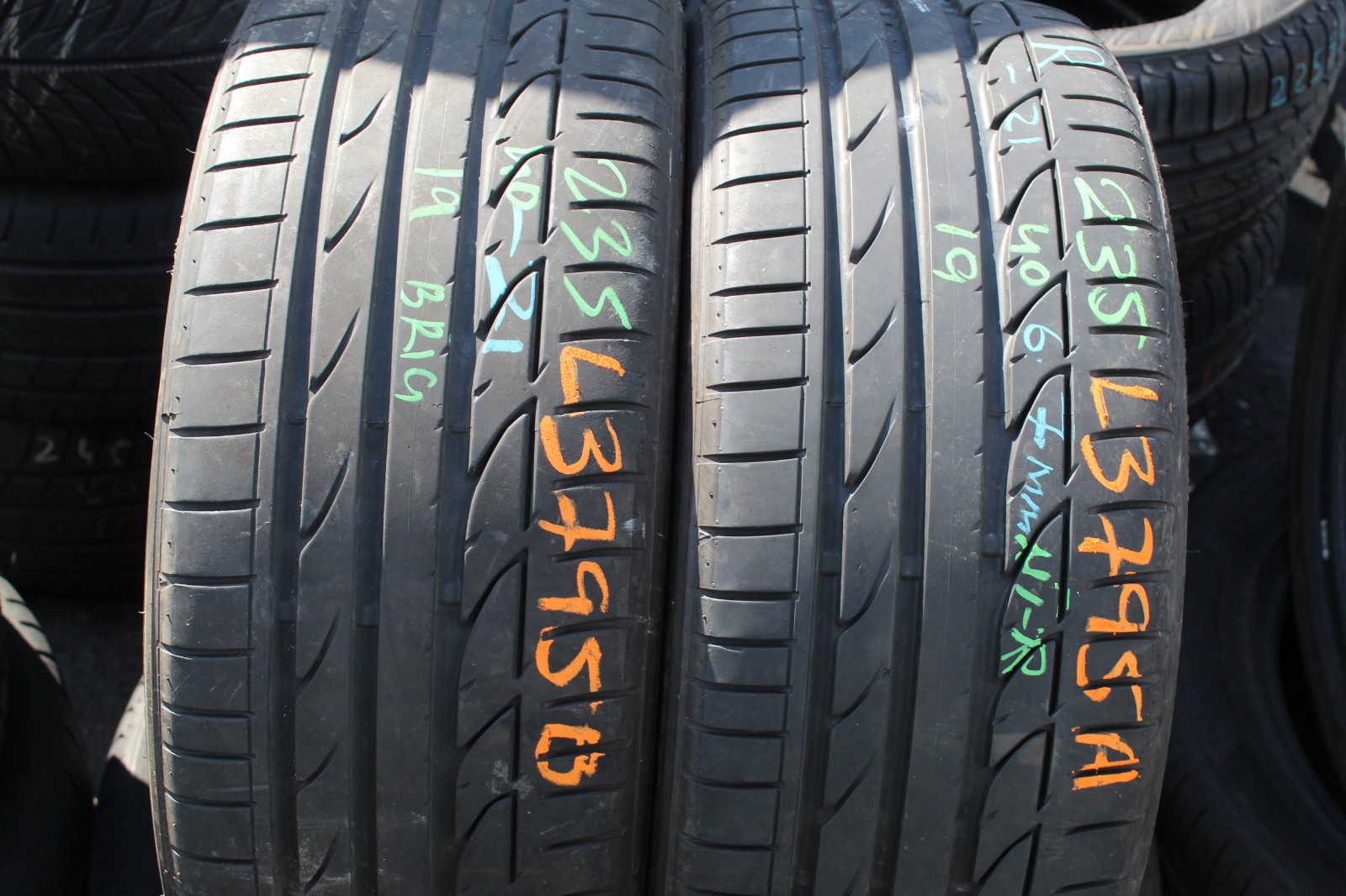 235 40 19 Bridgestone, Potenza S001, 96W, x2 A Pair 6.7mm (F1_tyres) L3795