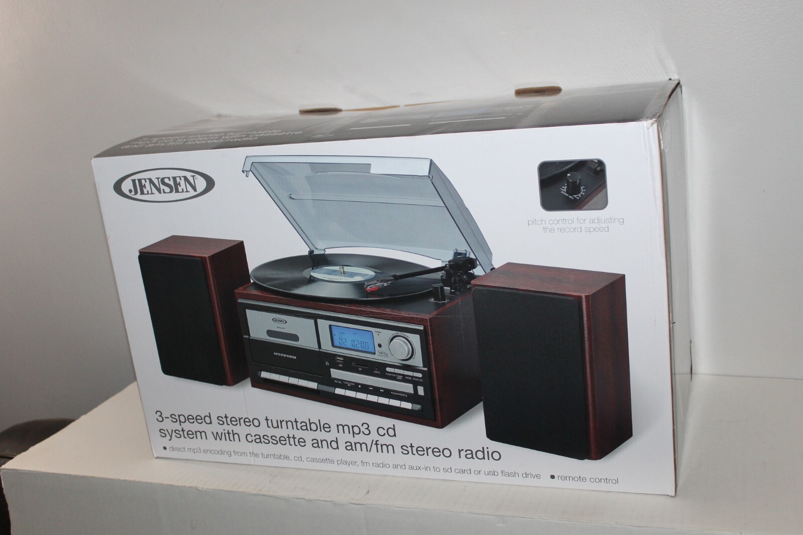 JENSEN JTA-575 3-Speed Stereo Turntable MP3 CD System with Cassette and AM/FM...