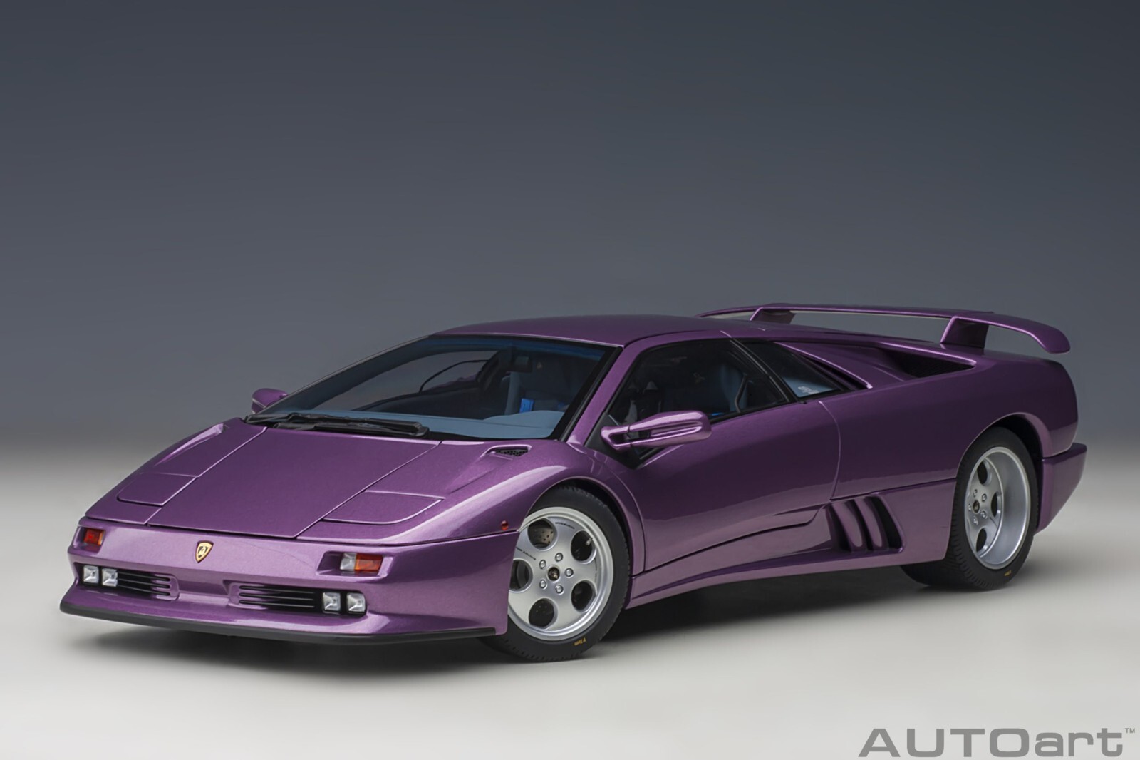 LAMBORGHINI DIABLO SE30 IN SE30 VIOLA PURPLE 1:18 COMPOSITE