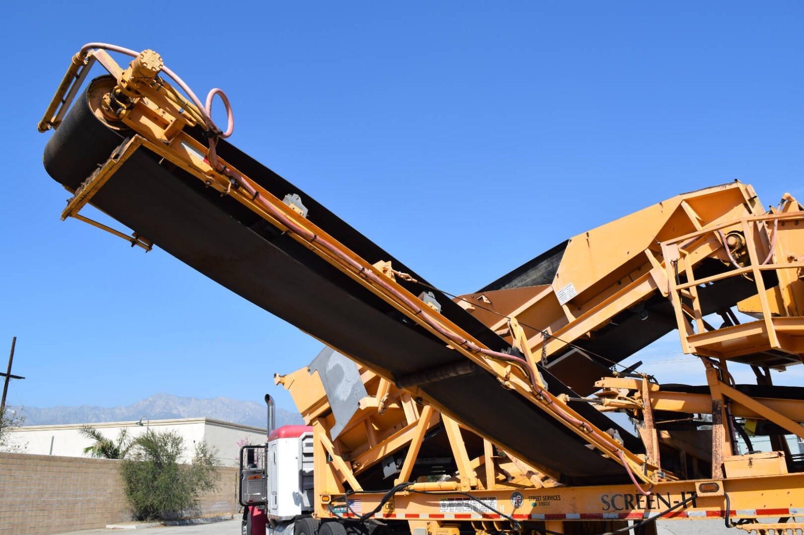 2009 CEC 5x12 2 Deck Screen-It Aggregrate Conveyor System Trailer