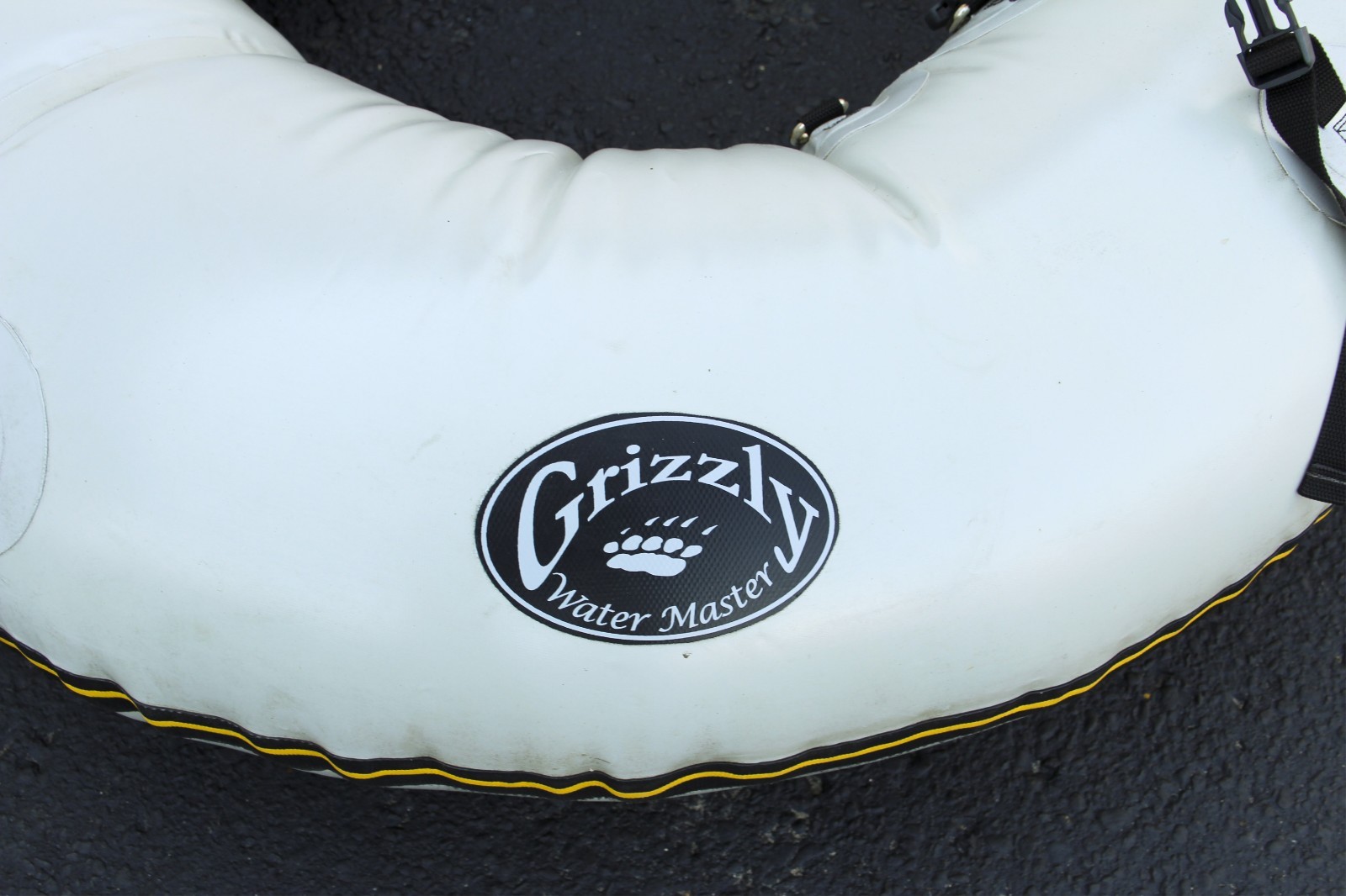 Grizzly Water Master Inflatable Sporting Raft High Back Seat Pump Fins Oars
