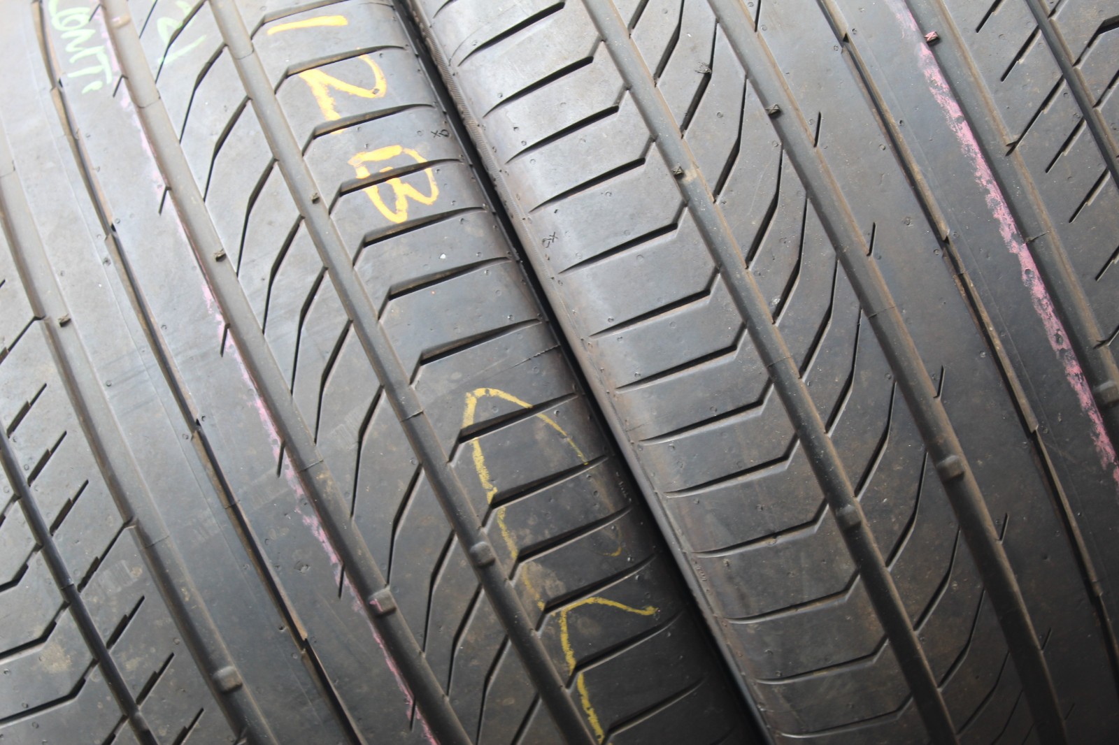 305 30 19 Continental, CSC 5P, XL, RO1, 102Y, x2 A Pair 7.0mm (F1_tyres) L3612