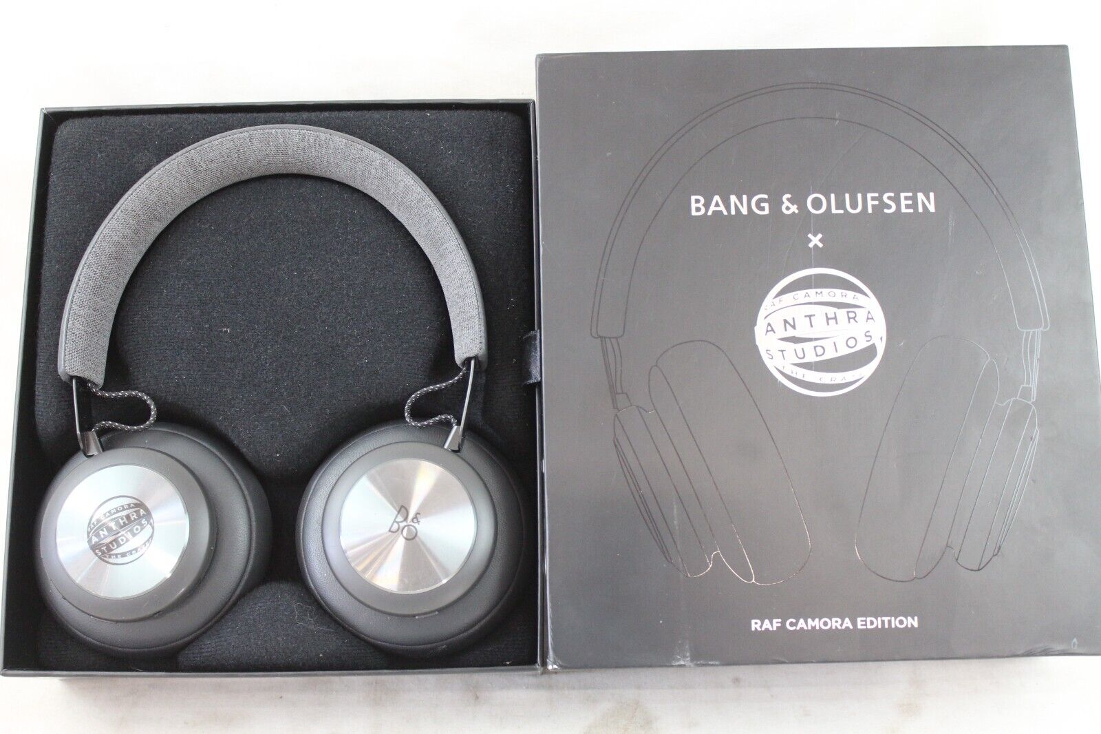 Bang Olufsen B&O Beoplay H4 RAF CAMORA ANTHRA STUDIOS Czarny Bang Olufsen B&O Beoplay H4 RAF CAMORA ANTHRA STUDIOS Czarny