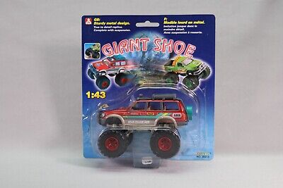 LL1981 KENTOYS 30213 1/43 Camion Road cruiser 4WD monster truck Giant shoe