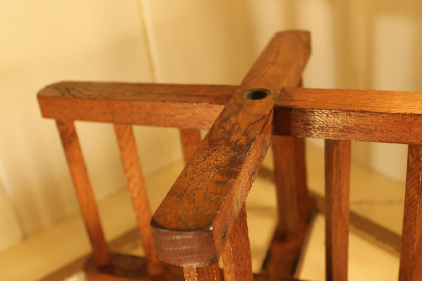 Antique Vintage Wood Spinning Wheel Winder Primitive Yarn Textile Weaving spool.