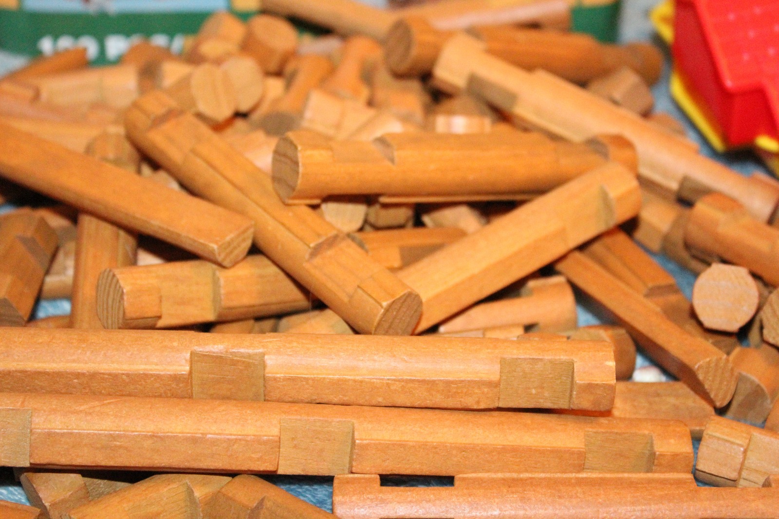 HasbroThe Original Lincoln Logs Frontier Junction Building Complete Set 2006