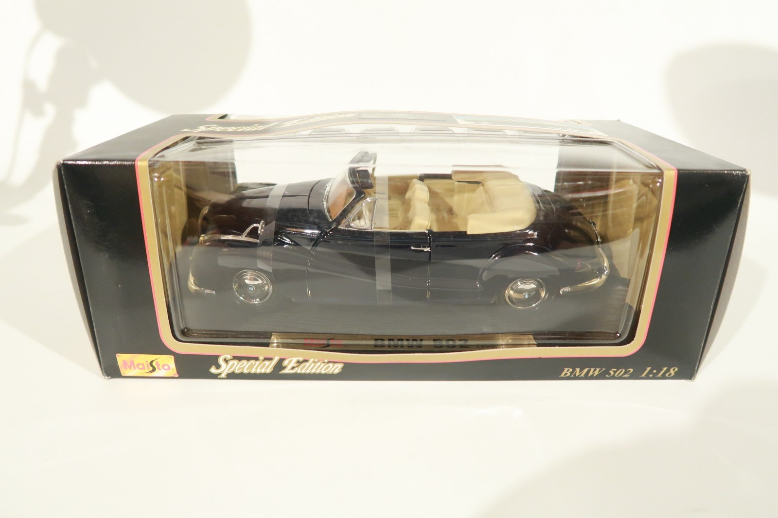 Black Maisto Special Edition 1:18 Scale 1955 BMW 502 Car w/ Box