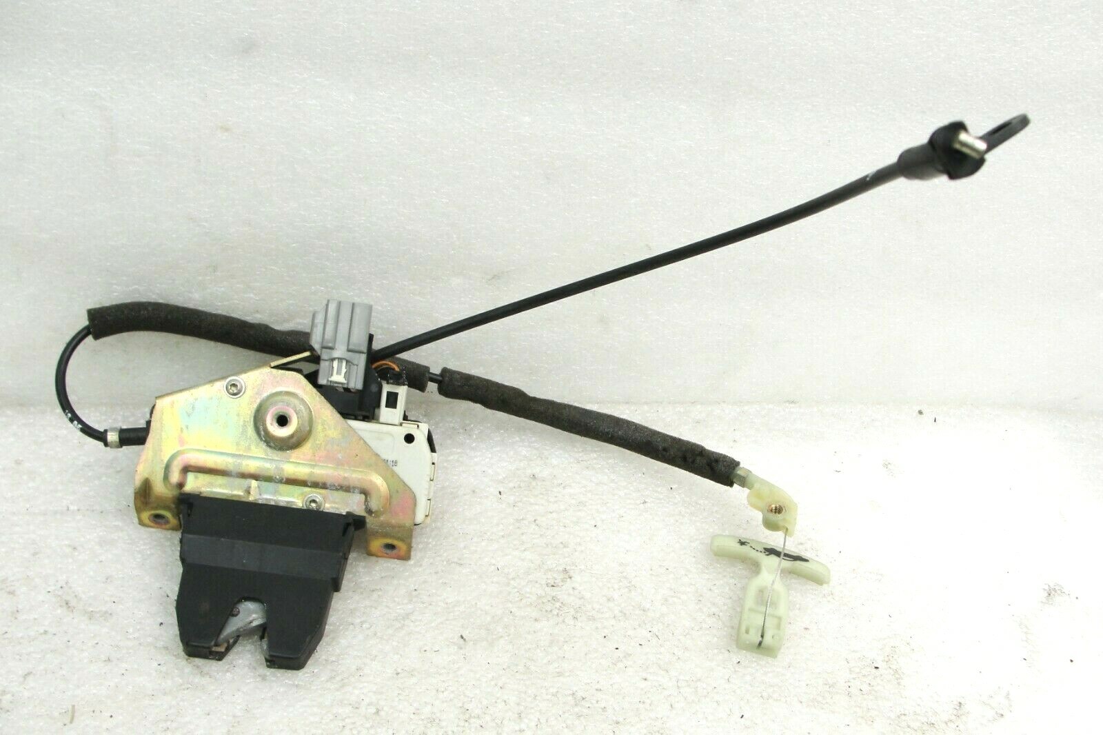 Volvo S60 S80 trunk latch lock actuator assembly OEM 0209 w/ emergency