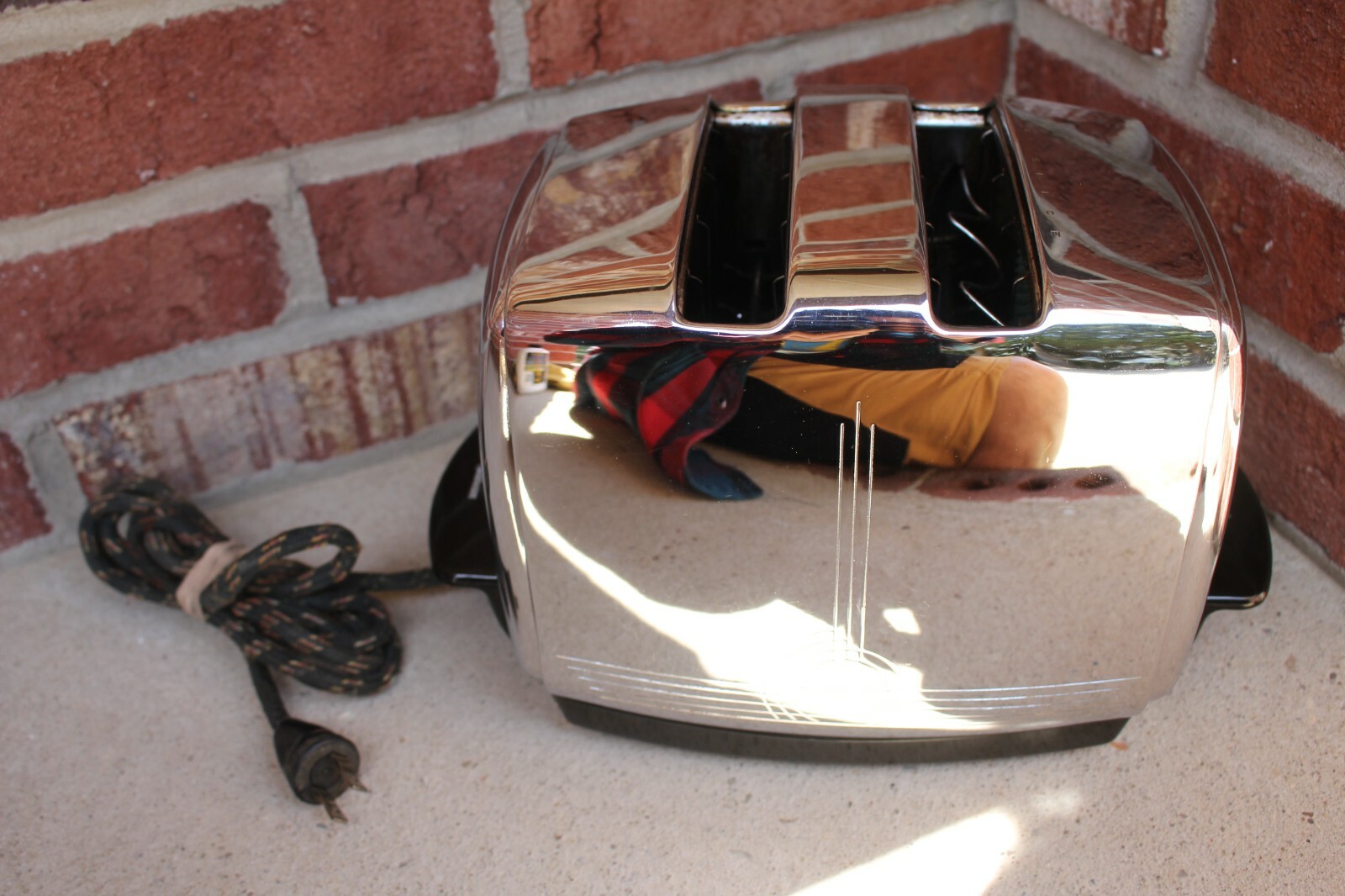 Vintage Sunbeam T20B Radiant Control Chrome Toaster Works but burns