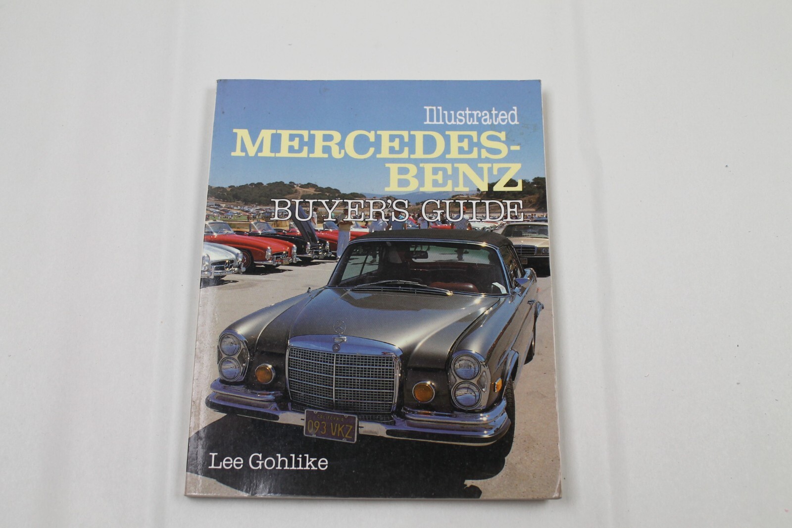【洋書】Mercedes-Benz Buyer's Guide Mercedes-Benz W123: All models 1976 to 1986 (Essential