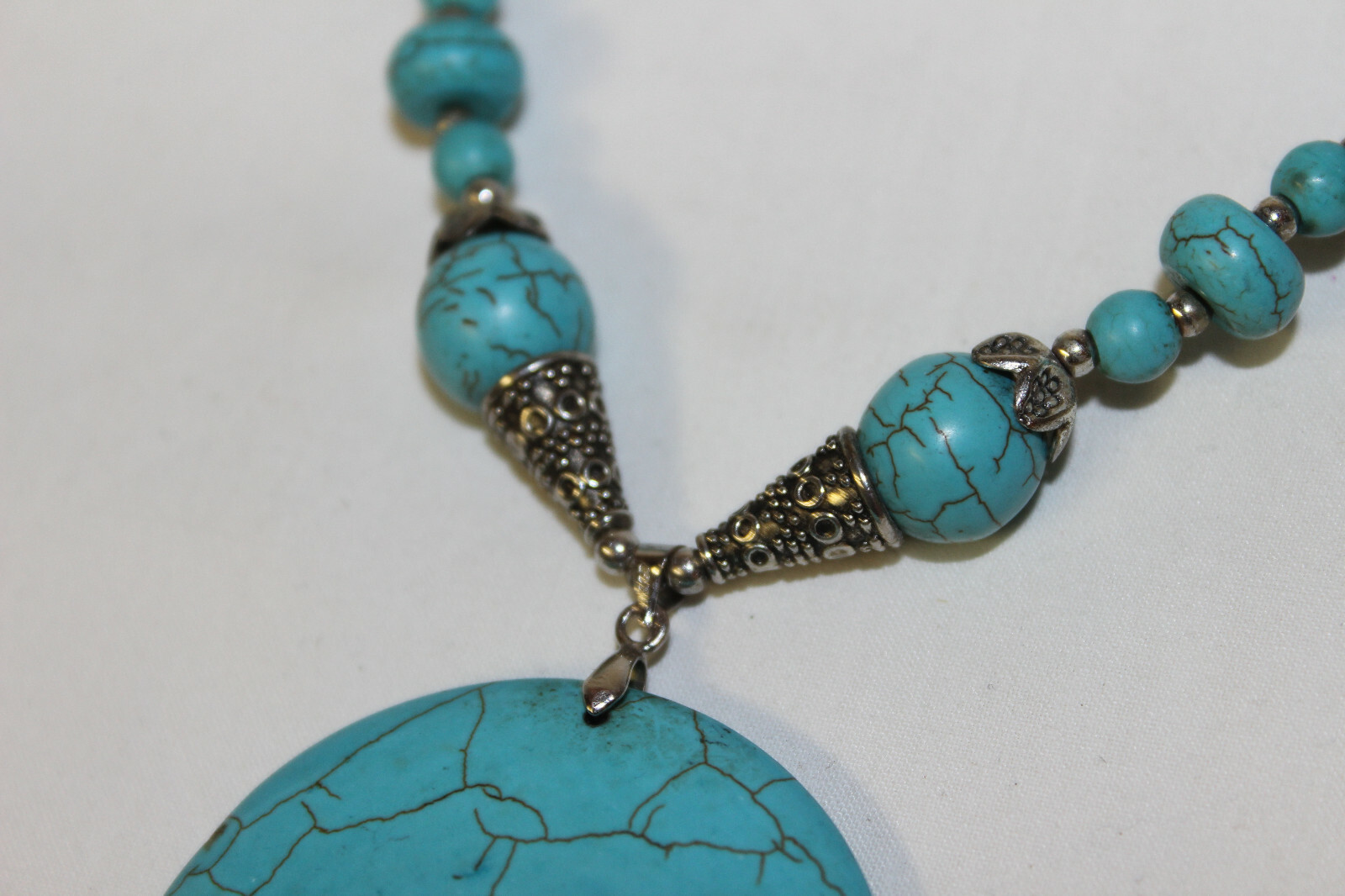 Vintage Turquoise Dyed Howlite Silver Toned Medallion Necklace Southwestern 19