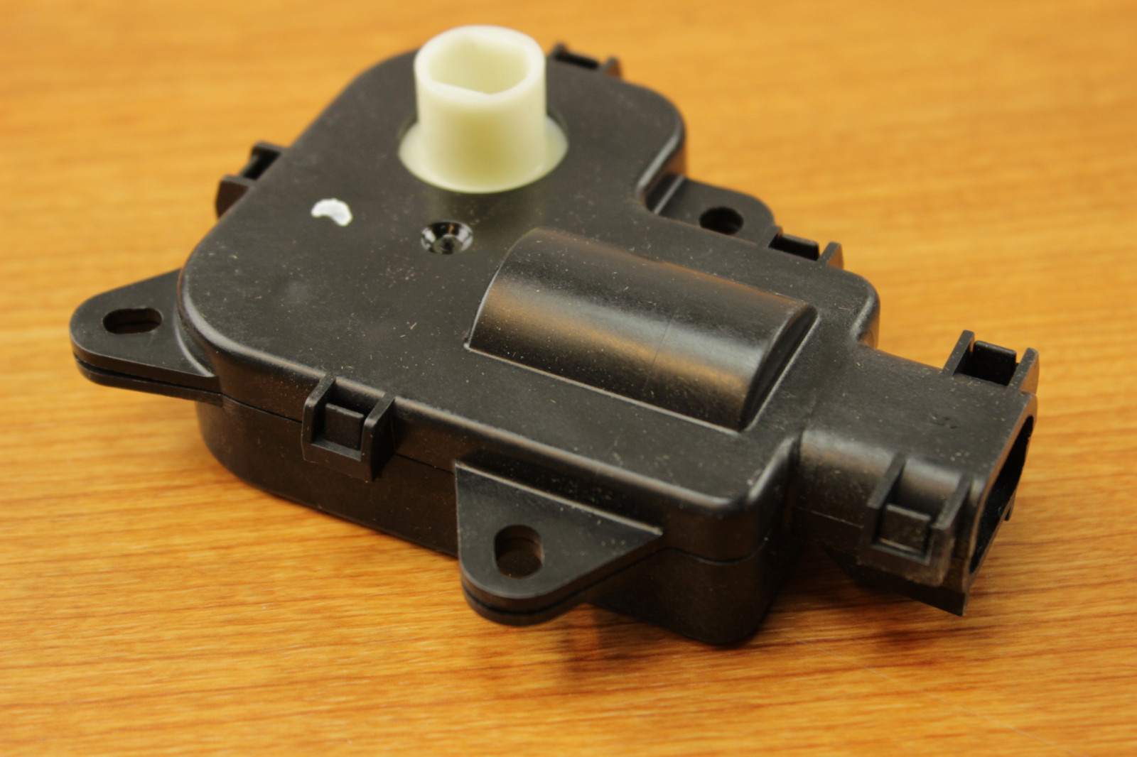 19992004 Jeep Grand Cherokee Heat/AC Blend Door Actuator Mopar OEM eBay