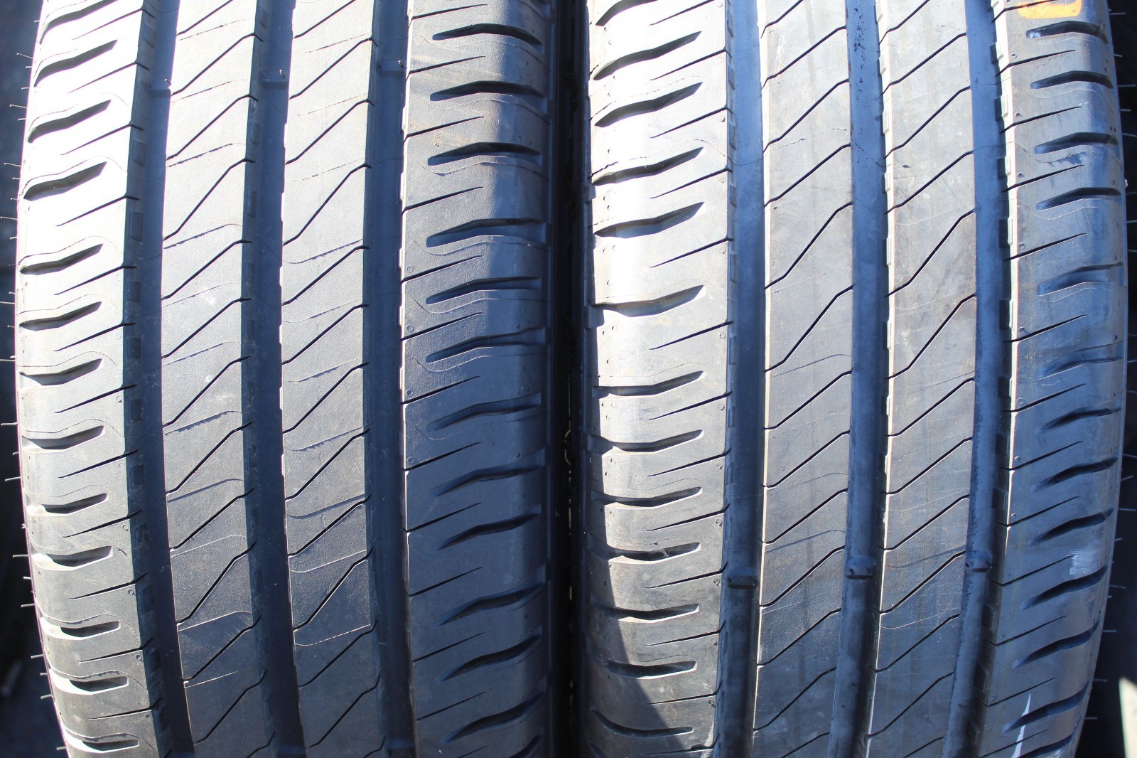 New 215 65 16C Michelin, Agilis 3, 106/104T, x1 Tyre (F1_tyres) L3835