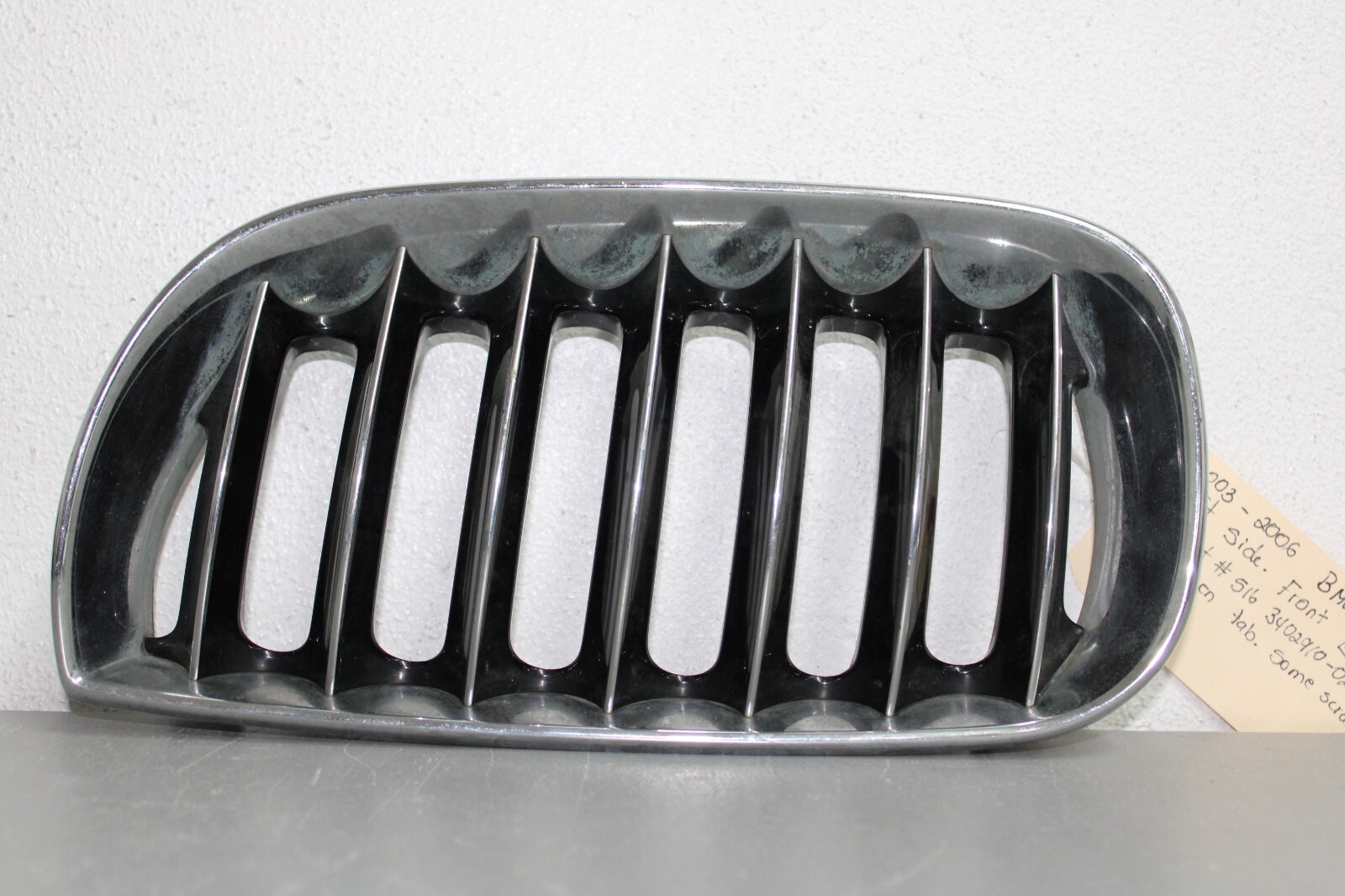 2003 2006 BMW X3 LEFT SIDE FRONT GRILLE