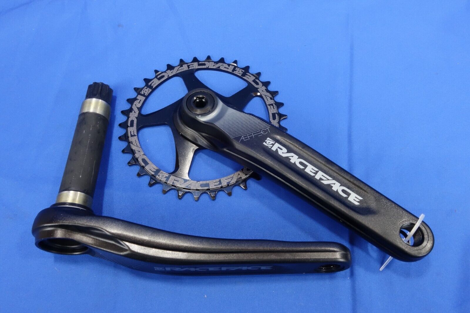 New Race Face Aeffect Crankset, Cinch, Boost, 24mm Spindle New Race Face Aeffect Crankset, Cinch, Boost, 24mm Spindle