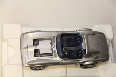 1/18 CHEVROLET CORVETTE GS ROADSTER PROTOTYPE SILVER 18030