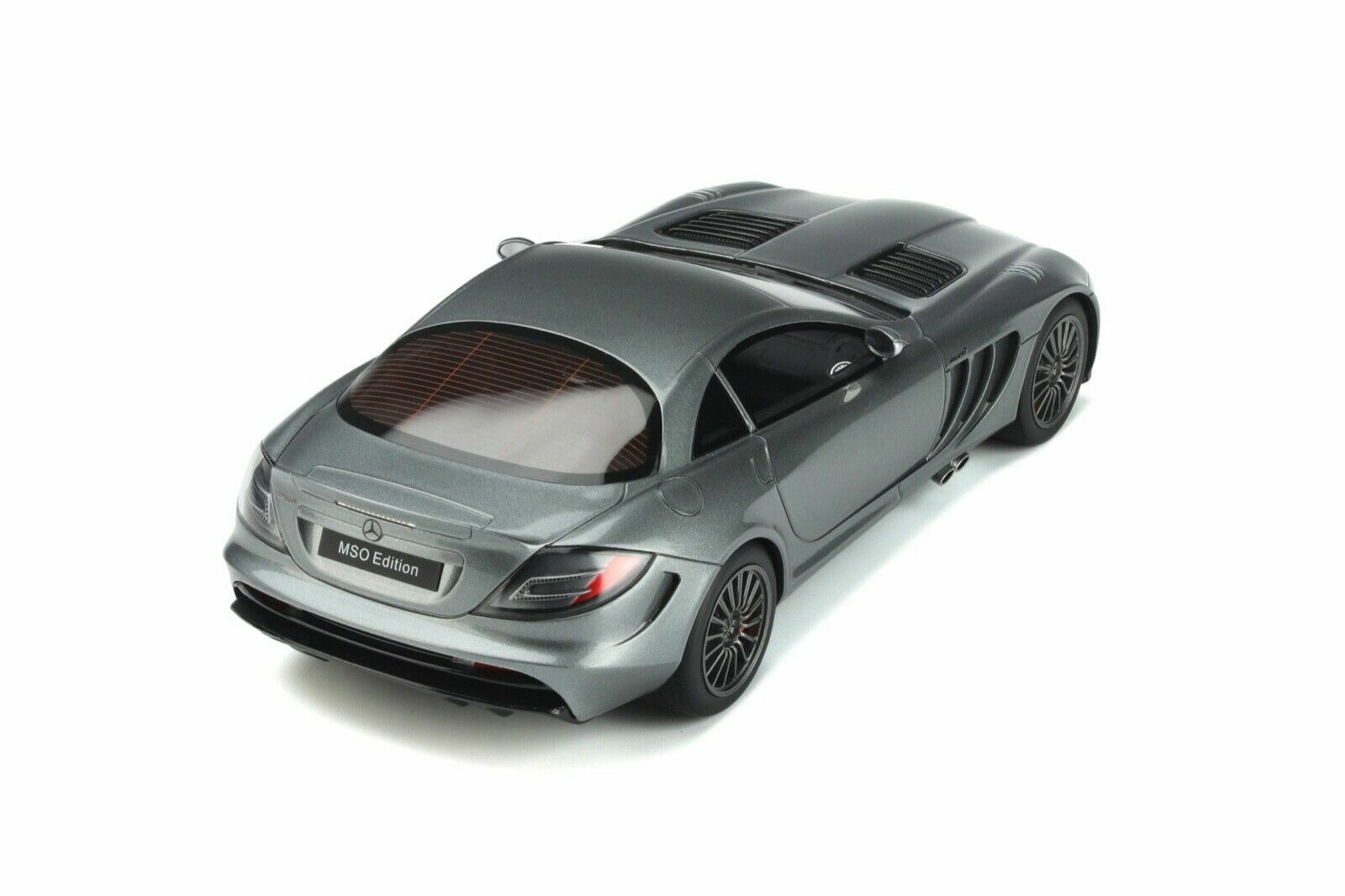 1/18 Mercedes Benz SLR MSO Edition 2010 Selenite Grey Model