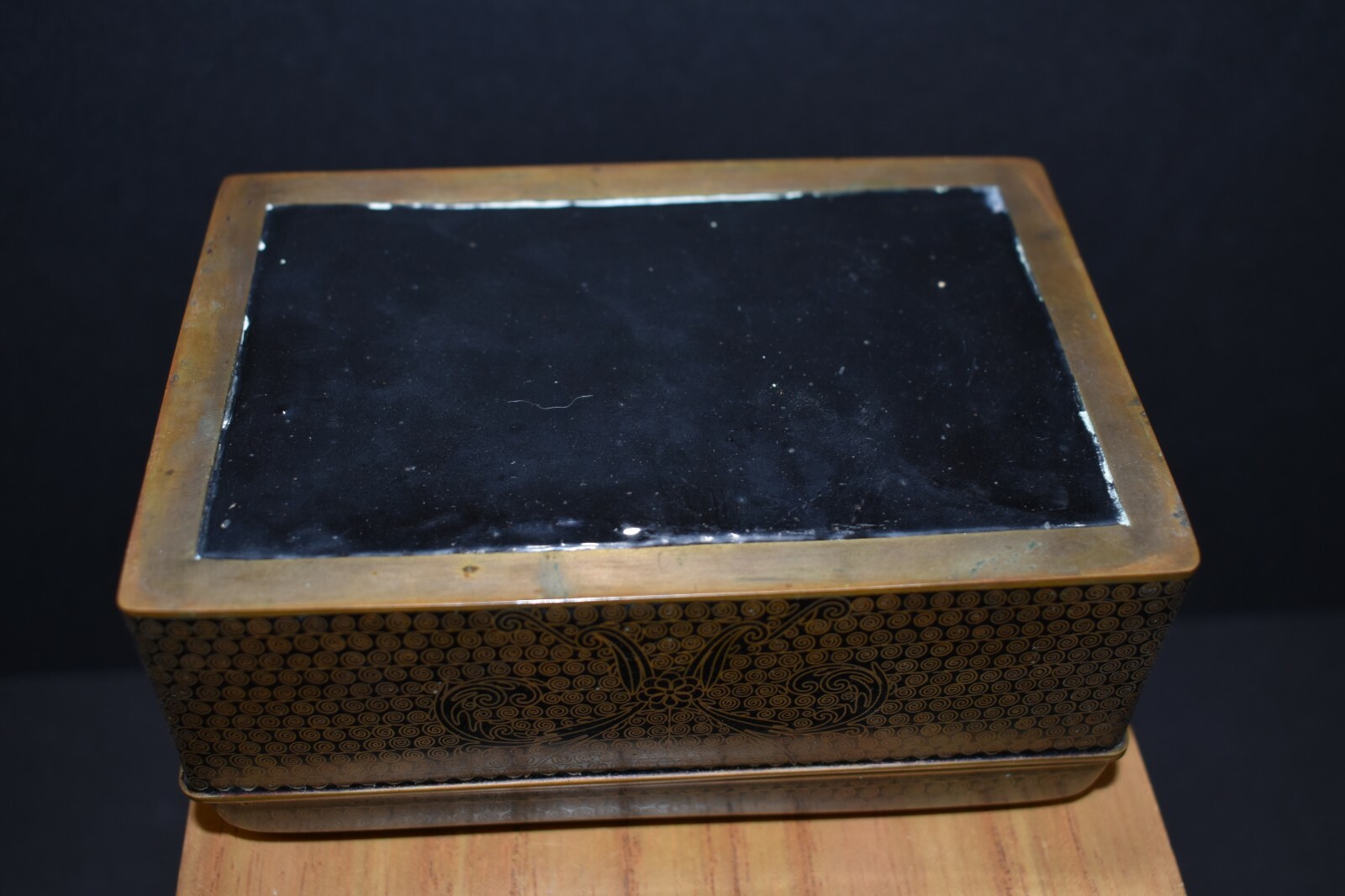 JAPANESE INABA MONOCHROME BLACK CLOISONNE TABLE OR CIGARETTE BOX