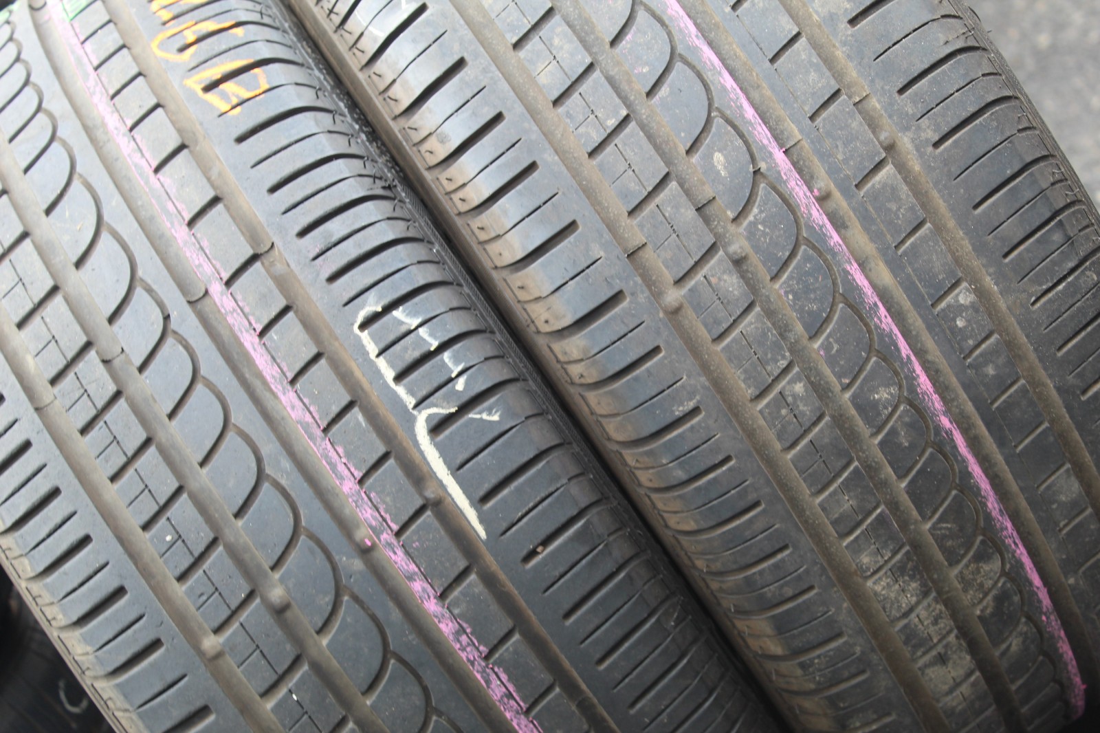 255 50 18 Pirelli, P Zero Rosso, 102Y, x2 A Pair 6.0mm (F1_tyres) FOD L3626