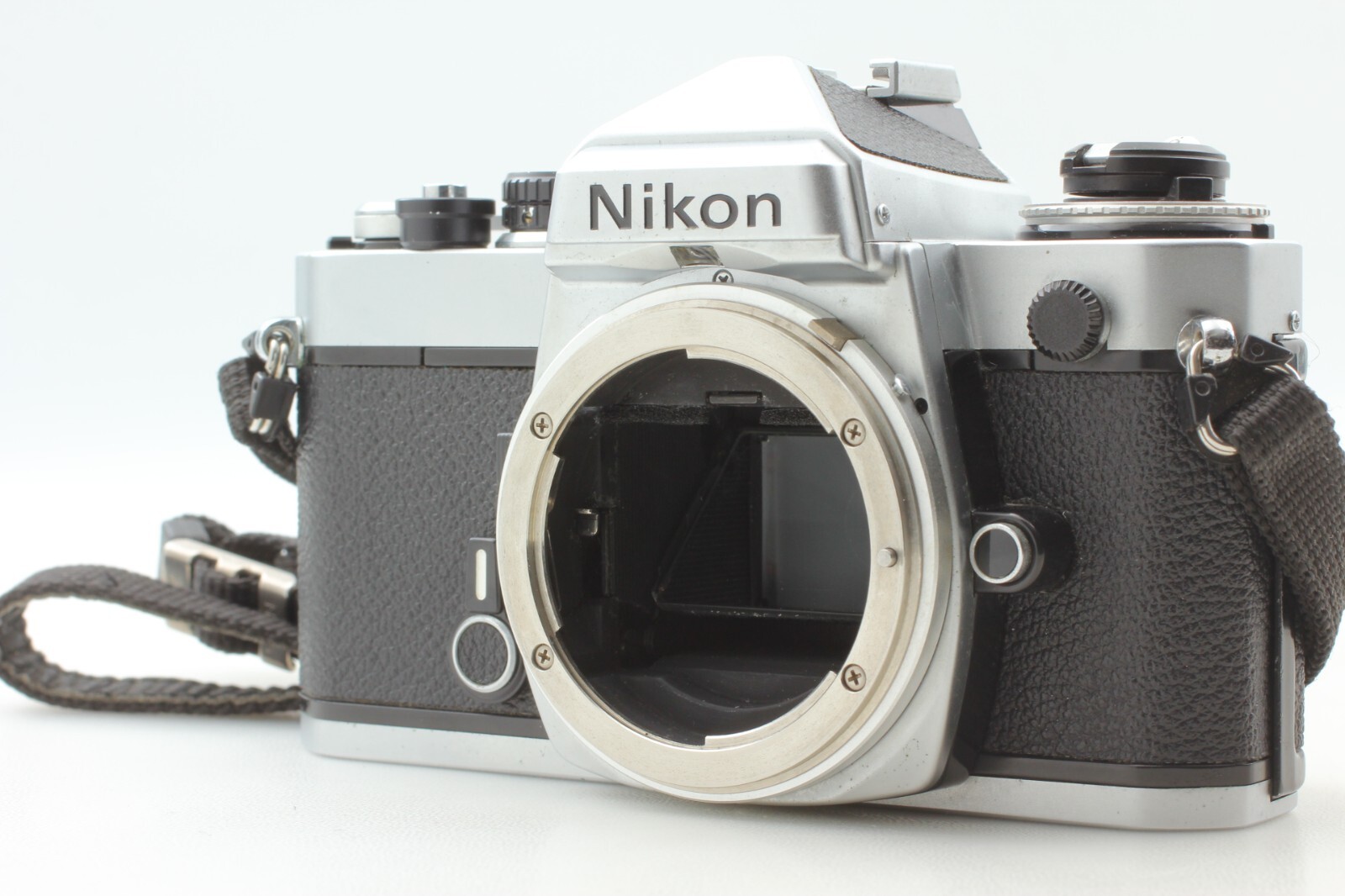 美品 Nikon FE Silver Nikon FE Silver 35mm SLR Film Camera Body From JAPAN [Near