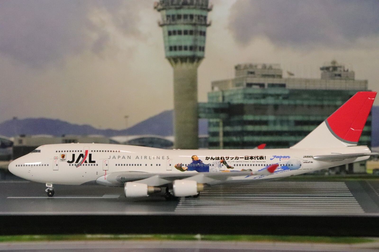 J*9様 JAL 1/400 J*9様 JAL 1/400 AV4279_960x768.jpg