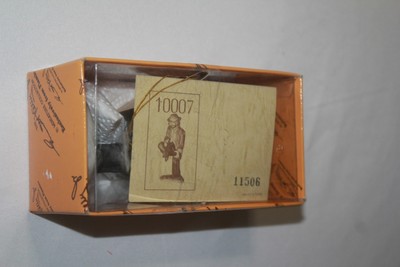 EKJ Collectors society original box miniatures 10007 A hole in the sole