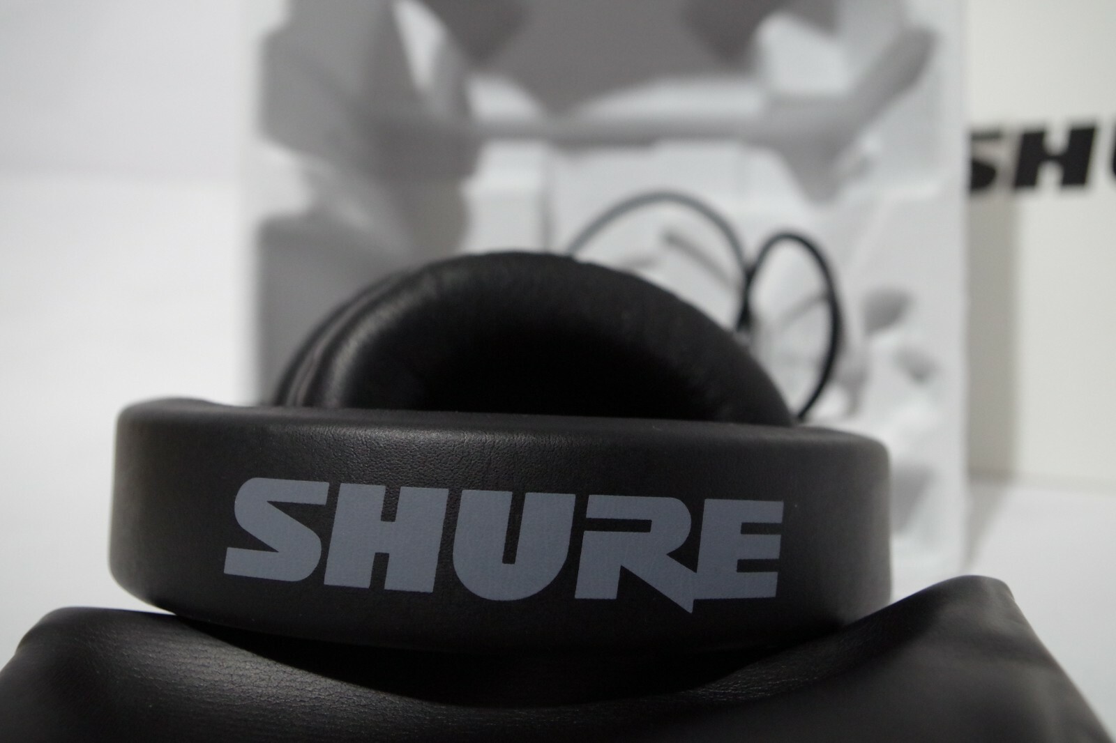 Shure SRH440 Professional Studio Headphones