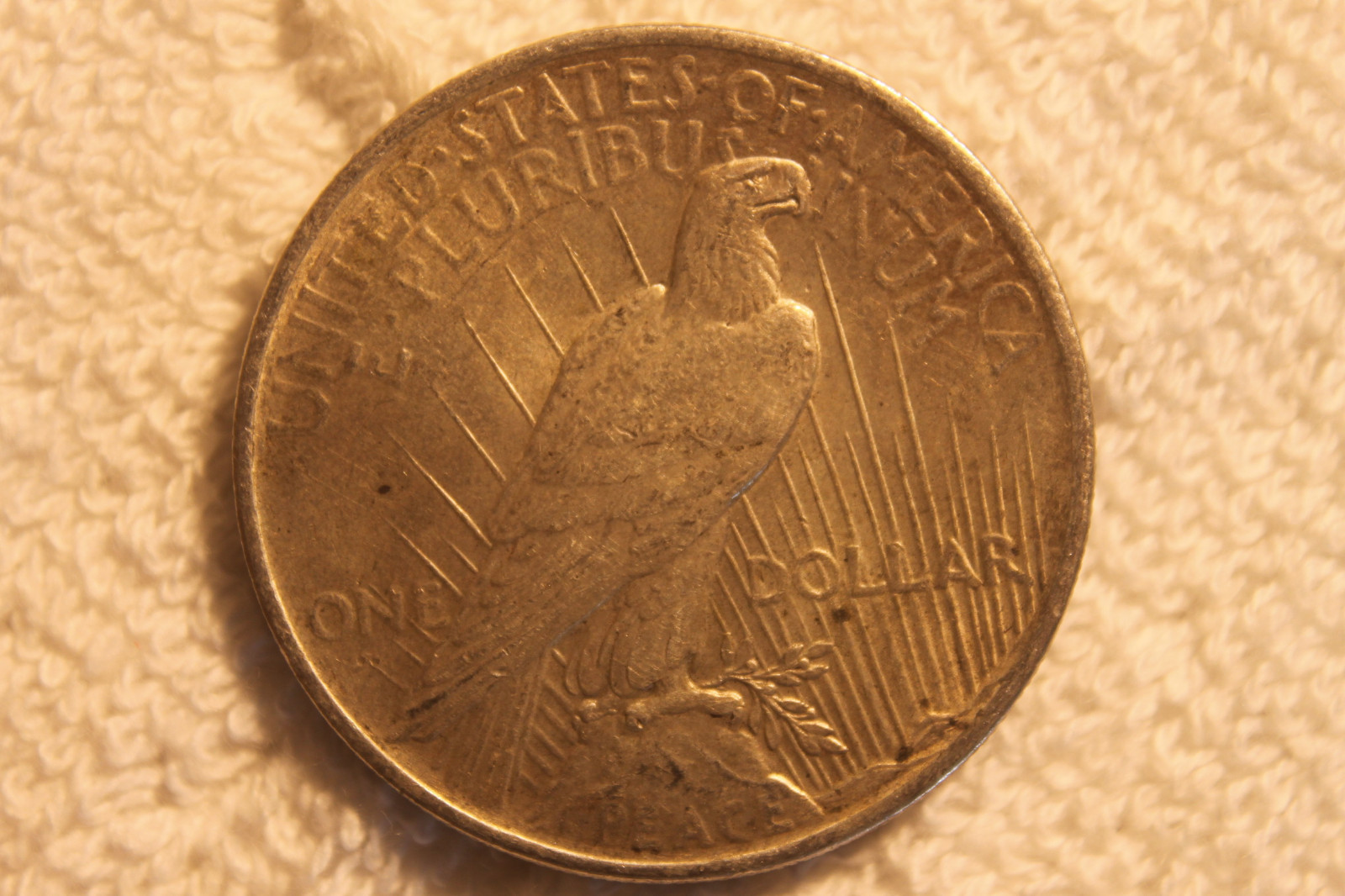 1924-P SILVER PEACE DOLLAR AU