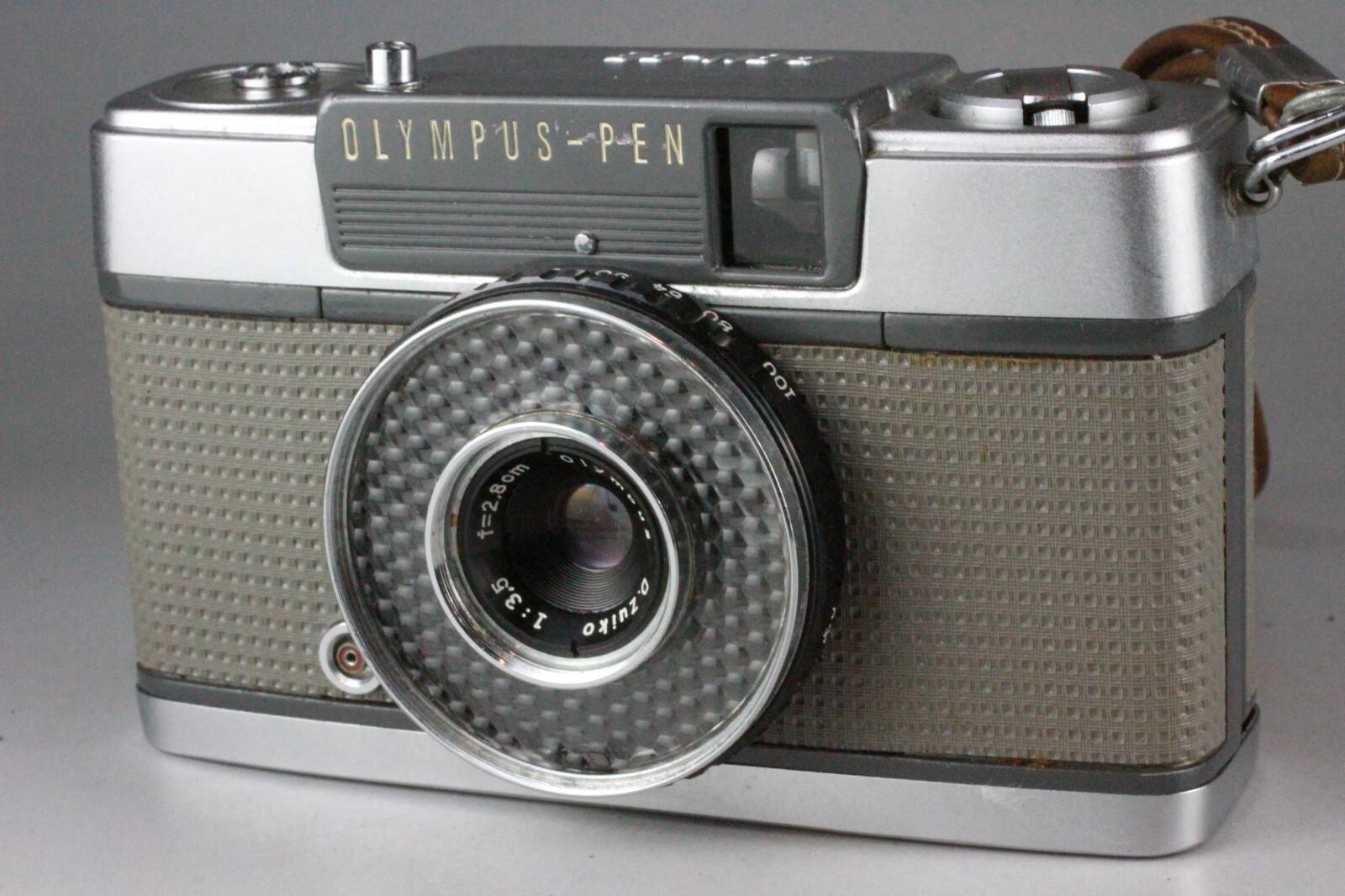 OLYMPUS - (ee-girl)OLYMPUS OMDEM5mk2＋mzuiko12mm Olympus Pen EE 35mm Half Frame Film Camera with Zuiko 2.8cm