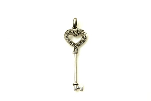 MY♡ 925 Sterling Silver Cubic Zirconia Key to My Heart Pendant