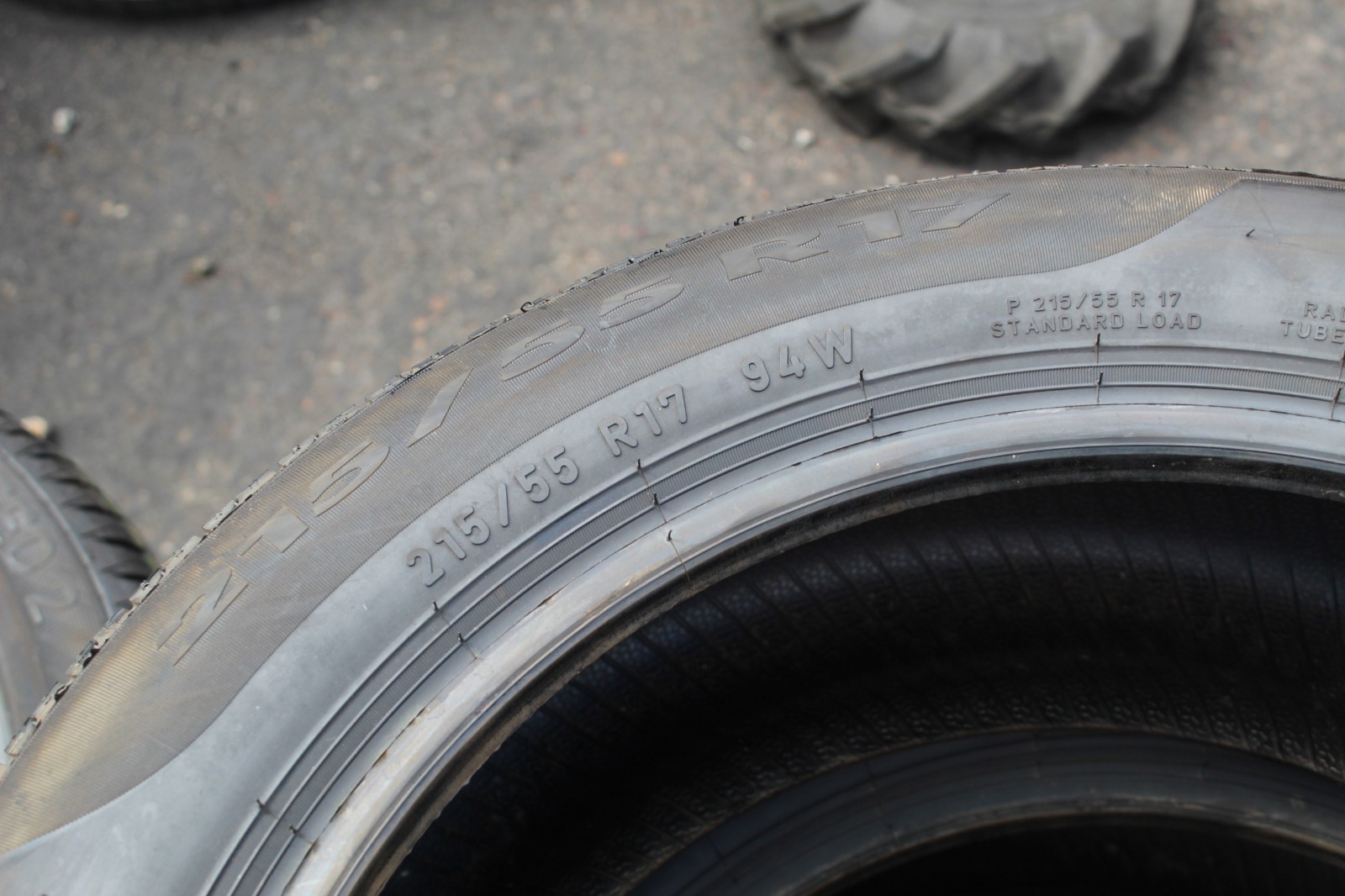 New 215 55 17 Pirelli, Cinturato P7, 94W, x2 A Pair (F1_tyres) L3595