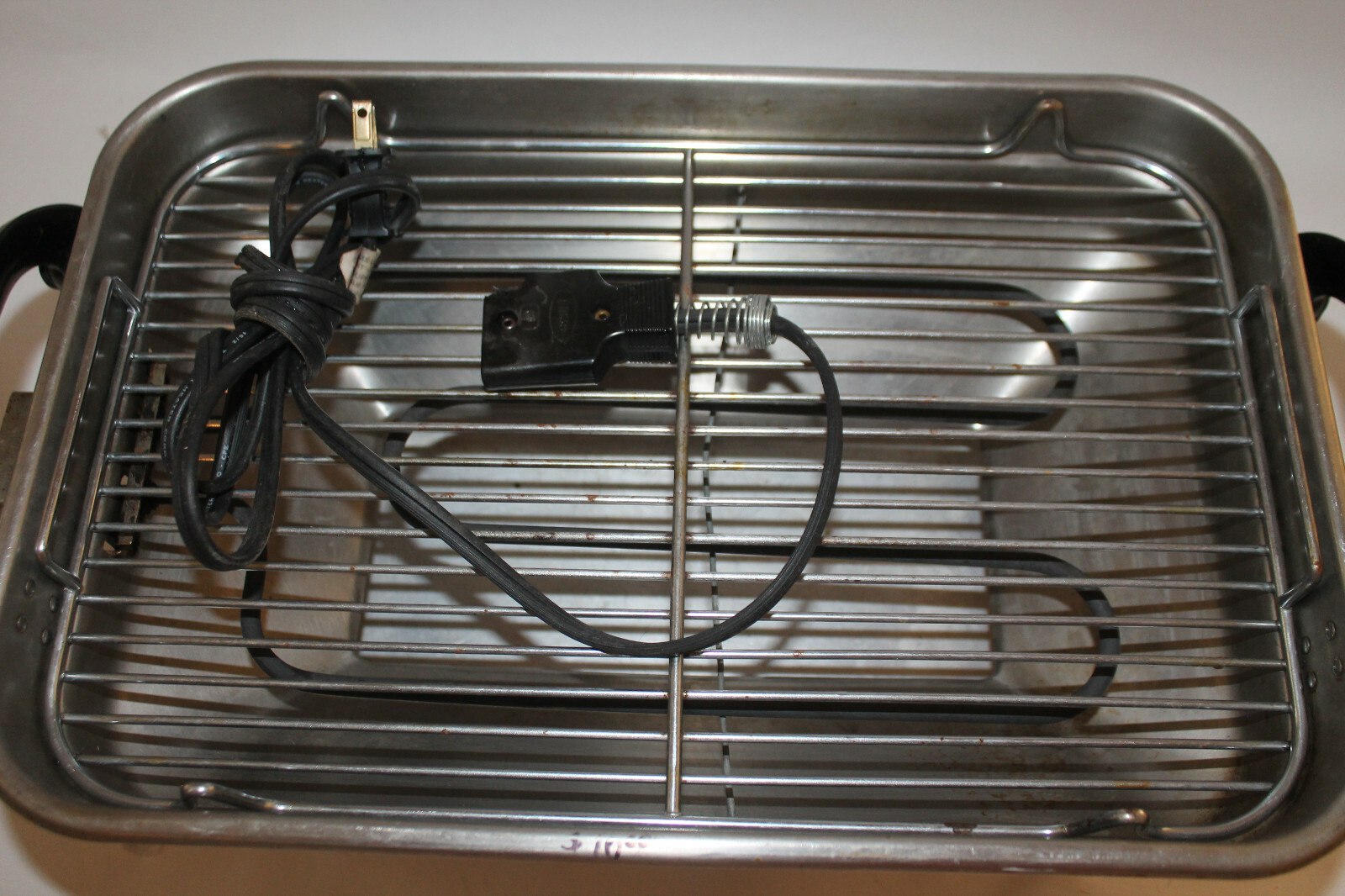 FARBERWARE ELECTRIC OPEN HEARTH ROTISSERIE GRILL REPLACEMENT BODY STAND