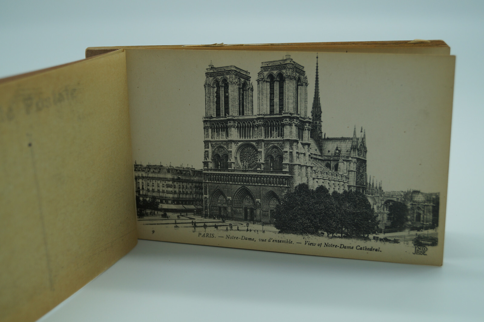PARIS Book of 24 Unused Postcards Photos