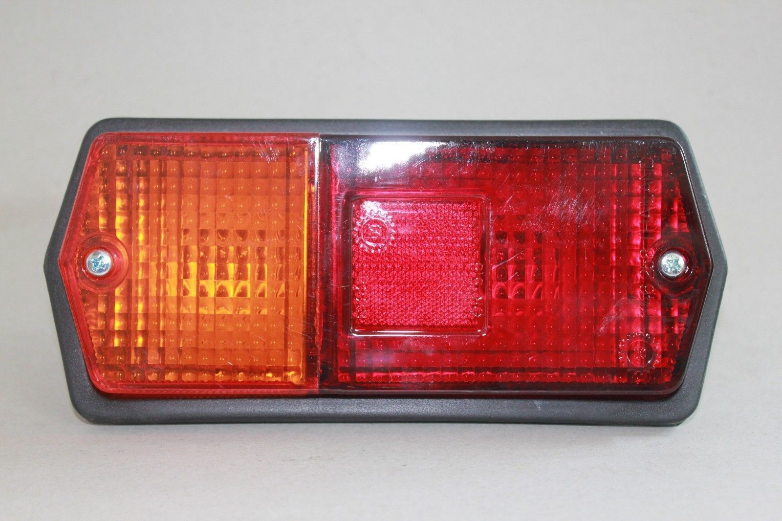 Kubota Left Lh Tail Light Lamp Socket M4700 M4800 M4900 M5000 M5400 M7000 M9000 Business Industrial Heavy Equipment Parts Accessories Provee In